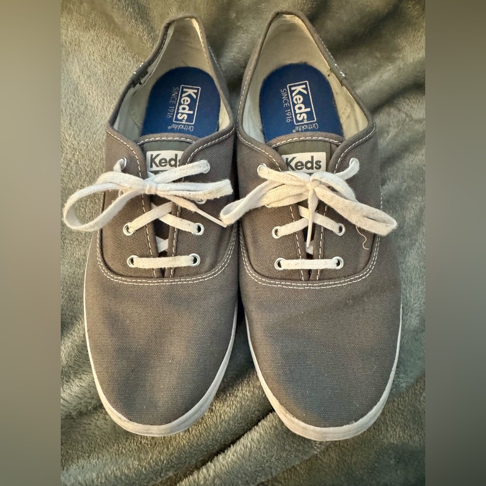 Keds Low Top Gray Sneakers- size 10 Women- EUC/Worn Once